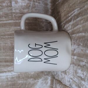NWT Rae Dunn Dog Mom mug